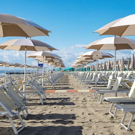 Hotel Hotiday Pineta Milano Marittima